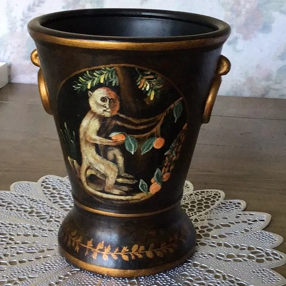 Vintage Sarreid Ltd. ceramic cachepot planter.